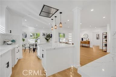 Dining room, Interior, Kitchen, Pendant Lights, Recessed Lighting, Wood Texture Flooring