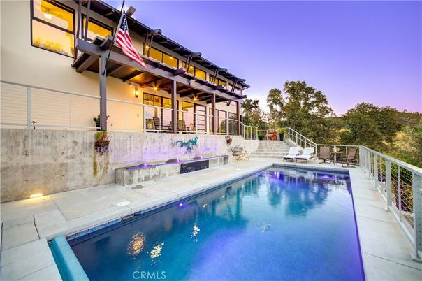 Exterior, Pool