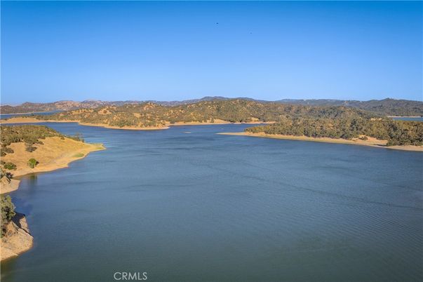 Exterior, Lake