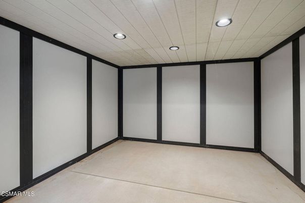 Empty room, Interior, Recessed Lighting