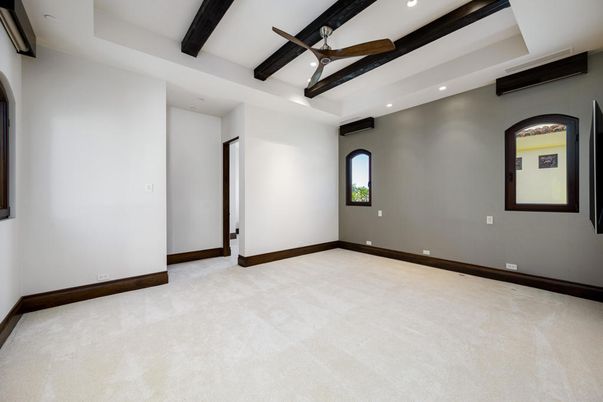 Empty room, Interior, Recessed Lighting, Wooden Beams
