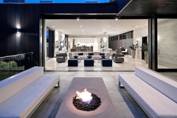 Exterior, Kitchen, Pendant Lights, Recessed Lighting