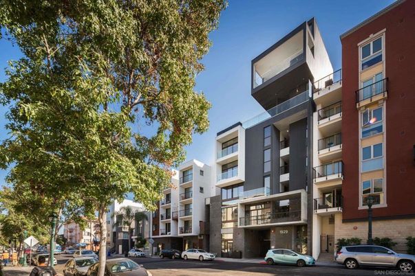 Exterior, Facade, Condo Building