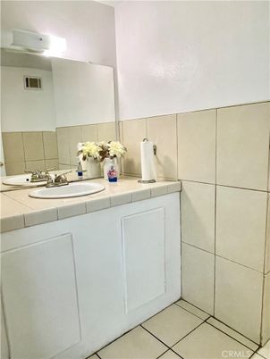 Bathroom, Interior, Tile Countertops