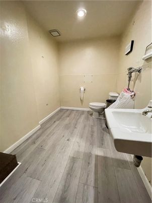 Bathroom, Interior, Recessed Lighting, Wood Texture Flooring