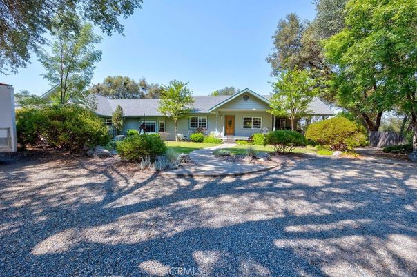 Backyard, Exterior, Facade, Ranch