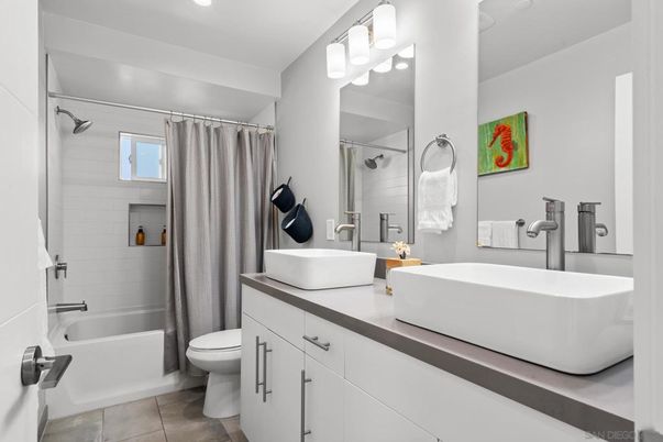 Bathroom, Dual Sink Vanities, Interior, Recessed Lighting