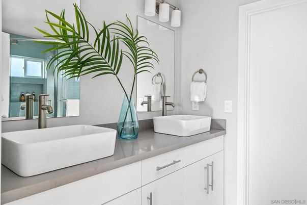 Bathroom, Dual Sink Vanities, Free Standing Baths, Interior