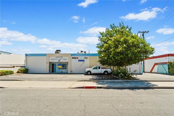 Exterior, Facade, None