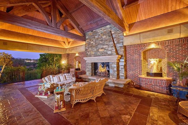 Exterior, Fireplace