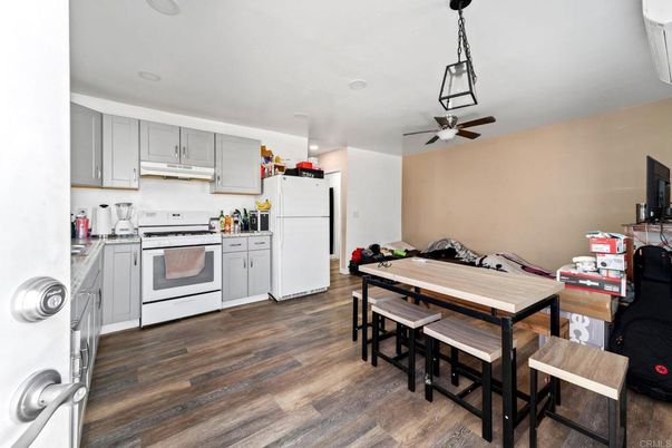 Dining room, Interior, Kitchen, Recessed Lighting, Wood Texture Flooring