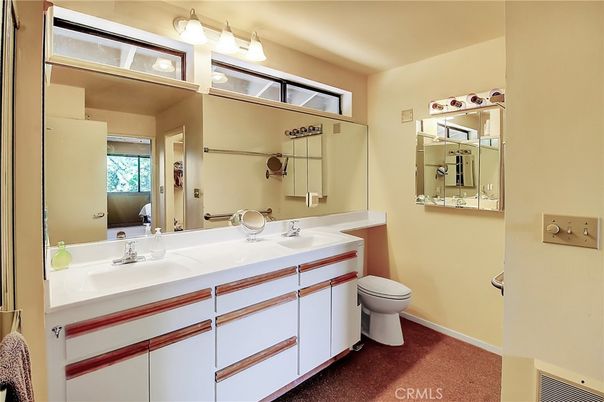 Bathroom, Dual Sink Vanities, Interior