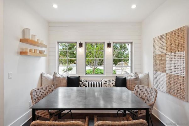 Dining room, Interior, Recessed Lighting