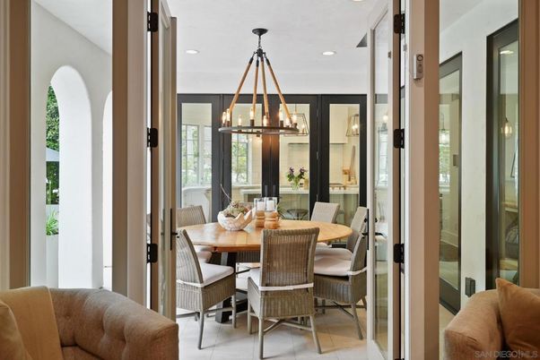 Dining room, Interior, Pendant Lights, Recessed Lighting
