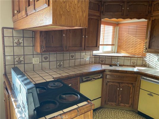Interior, Kitchen, Tile Countertops