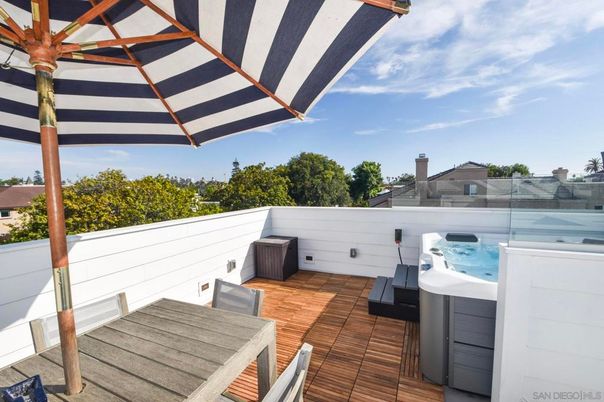 Exterior, Hot Tub
