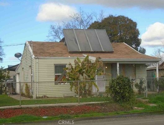 Exterior, Facade, Solar Panels, None
