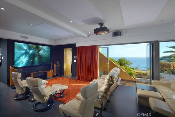 Interior, Living room, Projection Screen, Recessed Lighting, Theatre Room, Water