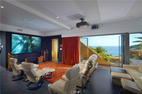 Interior, Living room, Projection Screen, Recessed Lighting, Theatre Room, Water