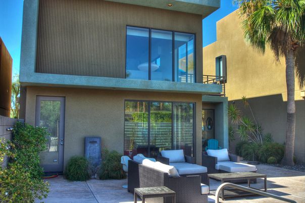 Exterior, Facade, Modern
