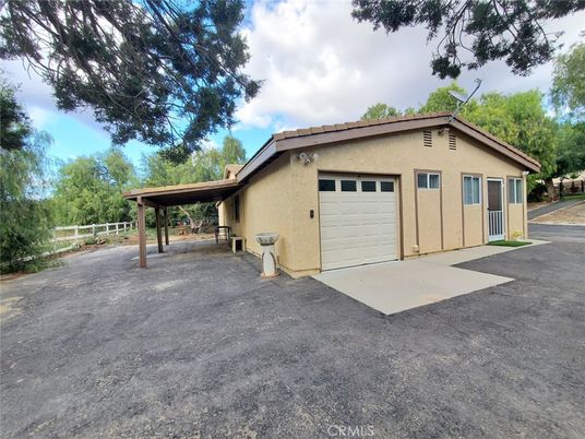 Detached Garage, Exterior