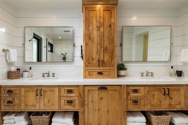 Bathroom, Dual Sink Vanities, Interior