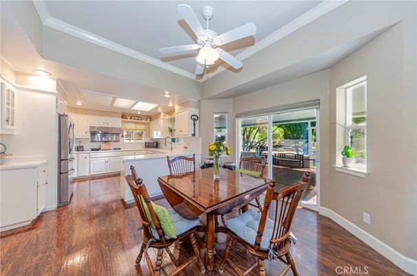 Dining room, Interior, Kitchen, Recessed Lighting, Wood Texture Flooring