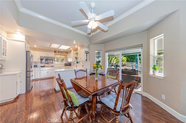Dining room, Interior, Kitchen, Recessed Lighting, Wood Texture Flooring