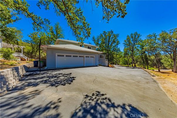 Detached Garage, Exterior