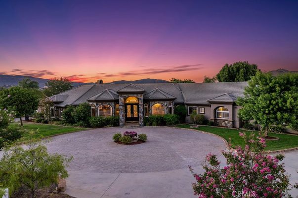 Backyard, Exterior, Facade, French Provincial