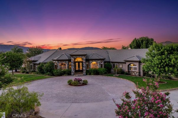 Backyard, Exterior, Facade, French Provincial
