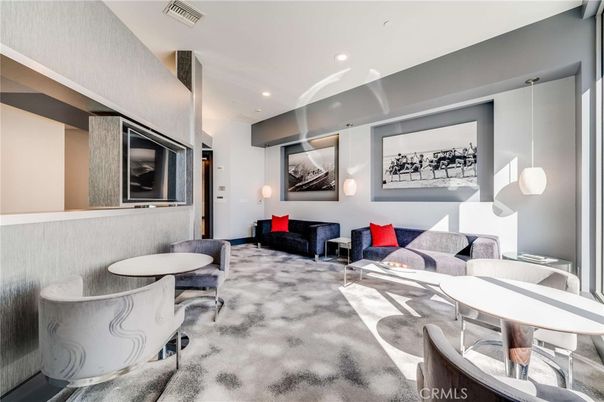 Interior, Living room, Pendant Lights, Recessed Lighting