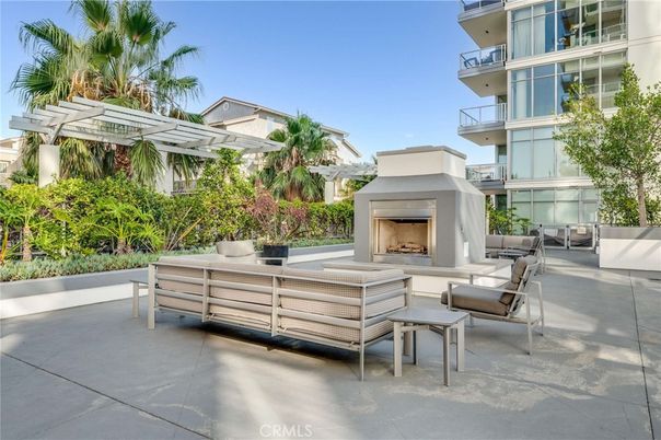 Exterior, Fireplace