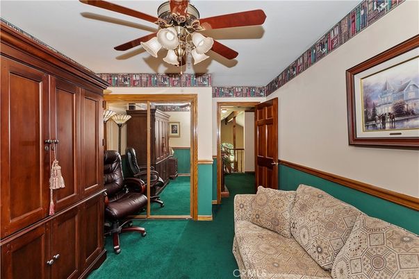 Home Office, Interior