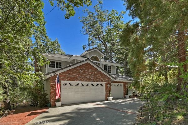 Attached, Exterior, Facade, Brick Facade, American Craftsman
