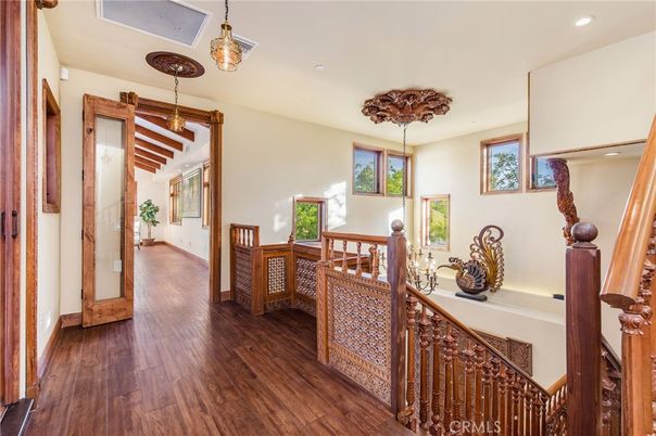 Interior, Pendant Lights, Recessed Lighting, Wood Texture Flooring