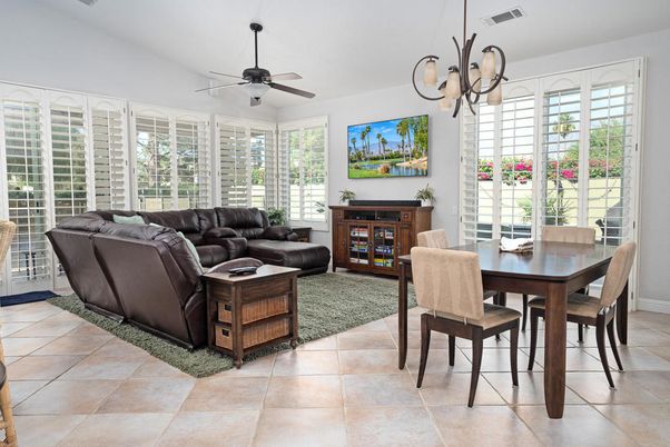 Chandelier, Dining room, Interior, Living room