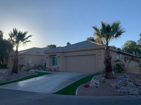 Attached, Exterior, Facade, Ranch
