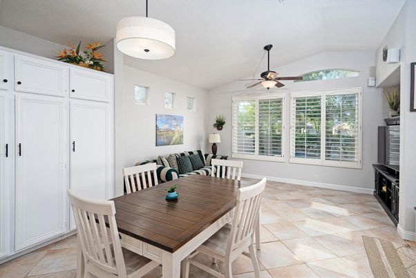 Dining room, Fireplace, Interior