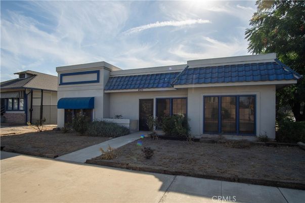 Backyard, Exterior, Facade, Modern