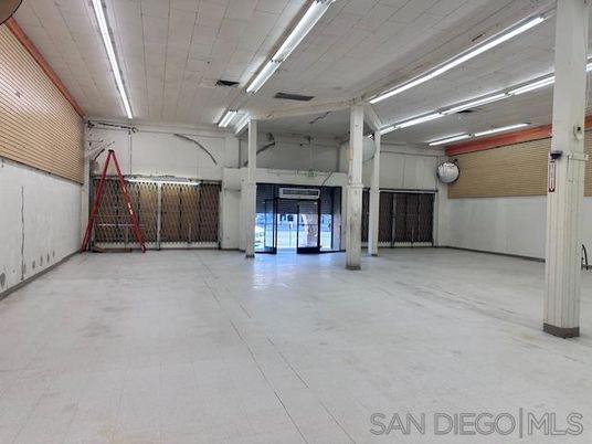 Garage, Interior