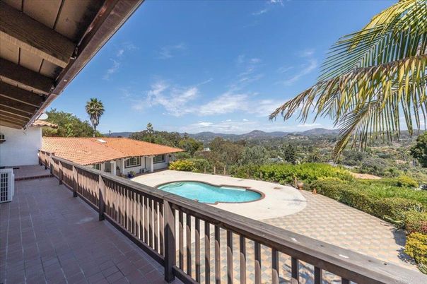 Exterior, Pool, Other
