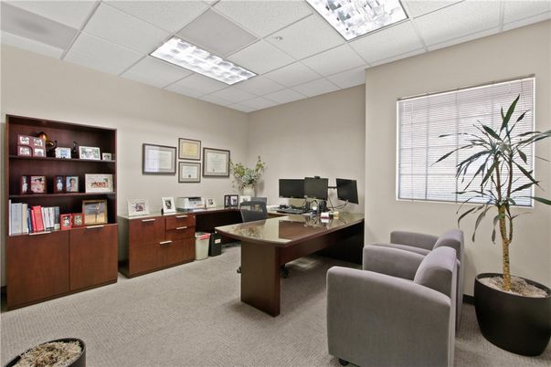 Home Office, Interior