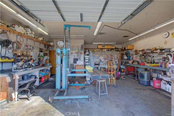 Garage, Interior