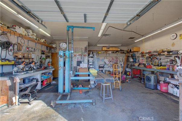 Garage, Interior