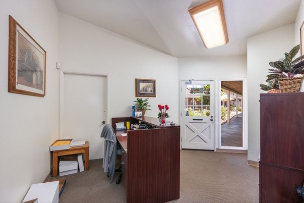 Home Office, Interior