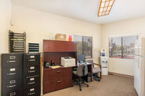 Home Office, Interior