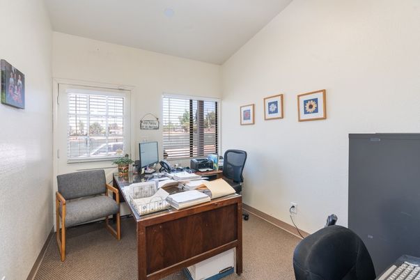 Home Office, Interior