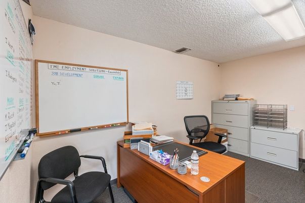 Home Office, Interior