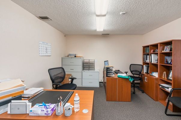 Home Office, Interior